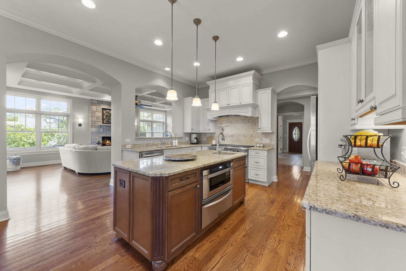 4947 Stonewall Avenue, Downers Grove, IL 60515