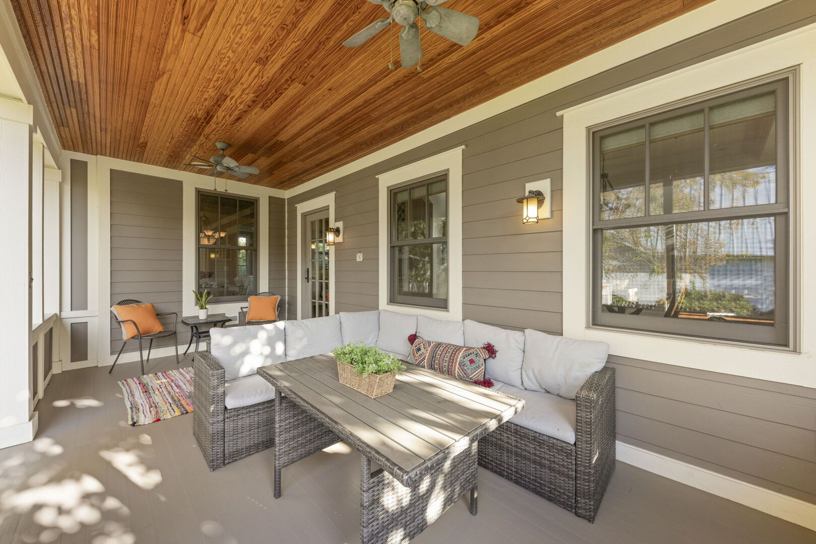 4947 Stonewall Avenue, Downers Grove, IL 60515