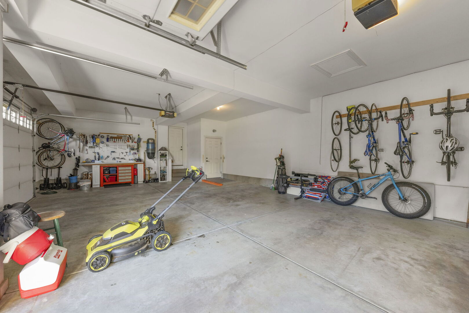 4947 Stonewall Avenue, Downers Grove, IL 60515