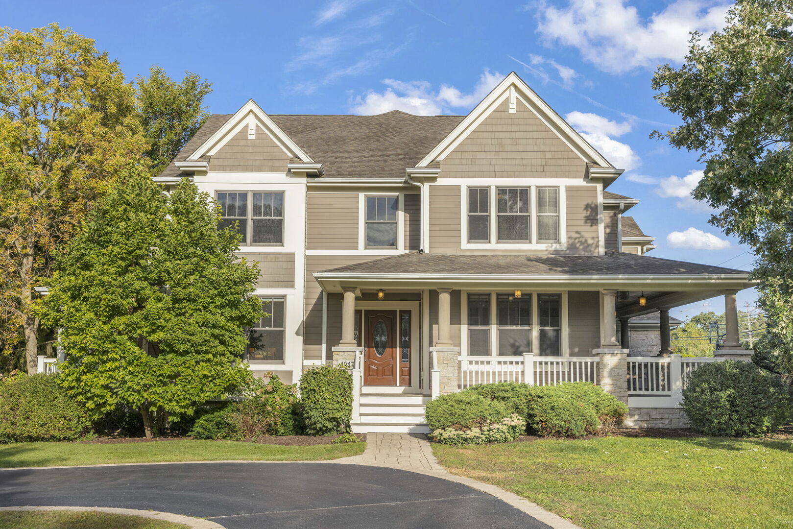 4947 Stonewall Avenue, Downers Grove, IL 60515