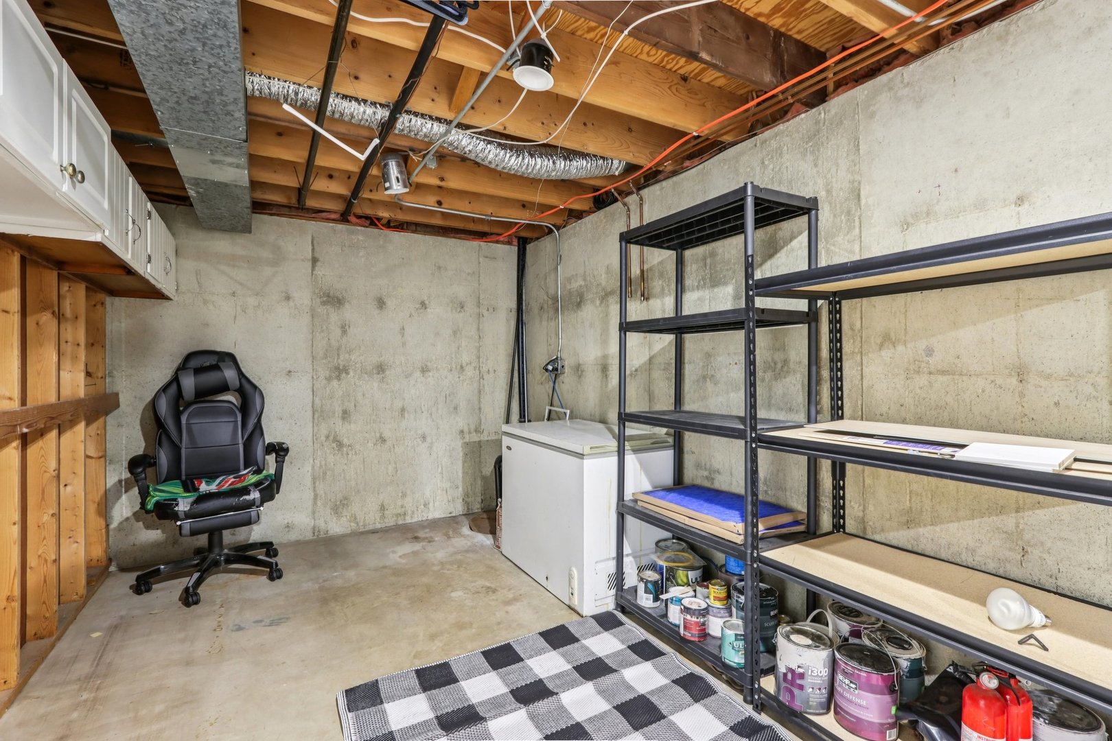 220 Larchwood Lane, North Aurora, IL 60542