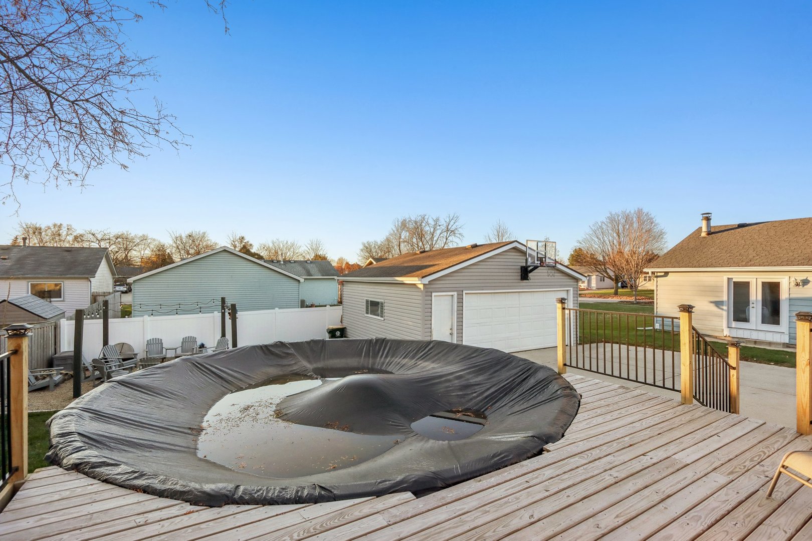 220 Larchwood Lane, North Aurora, IL 60542