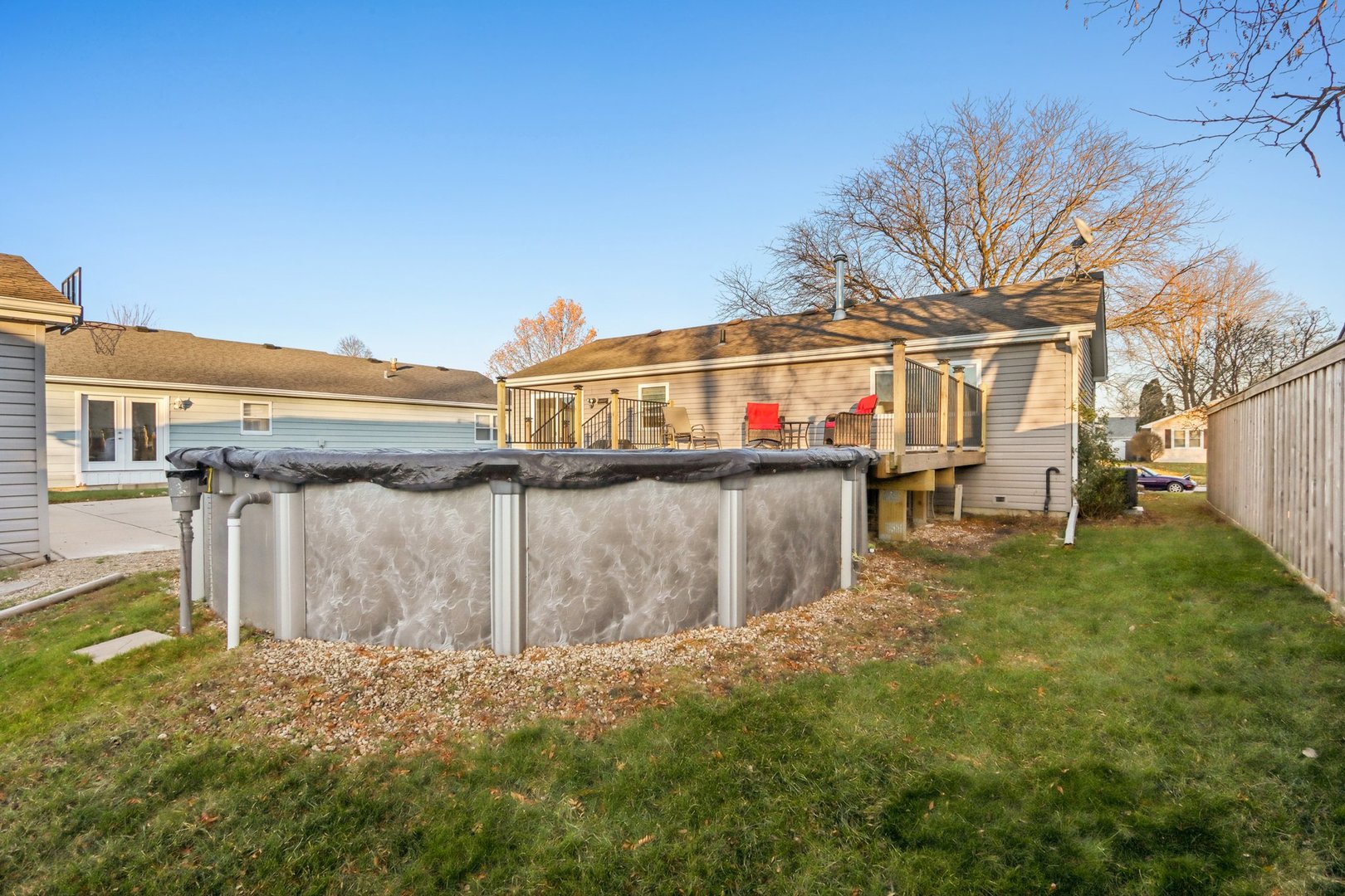 220 Larchwood Lane, North Aurora, IL 60542