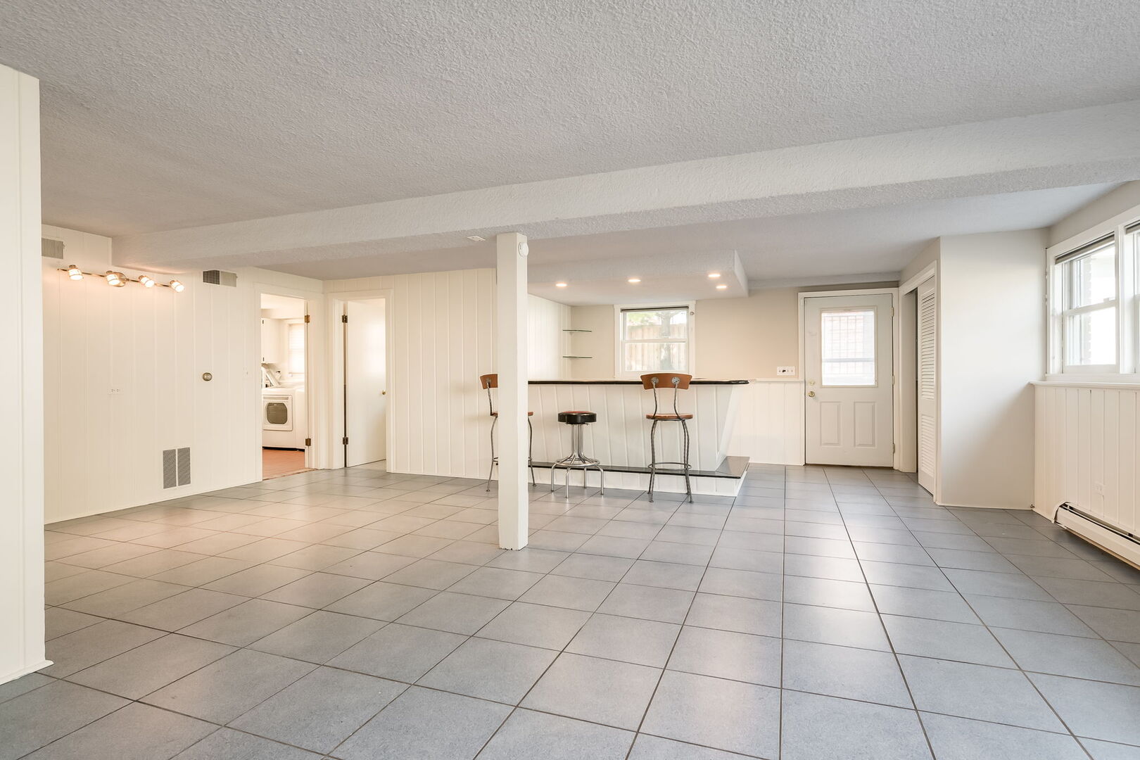 128 S Linden Avenue, Elmhurst, IL 60126