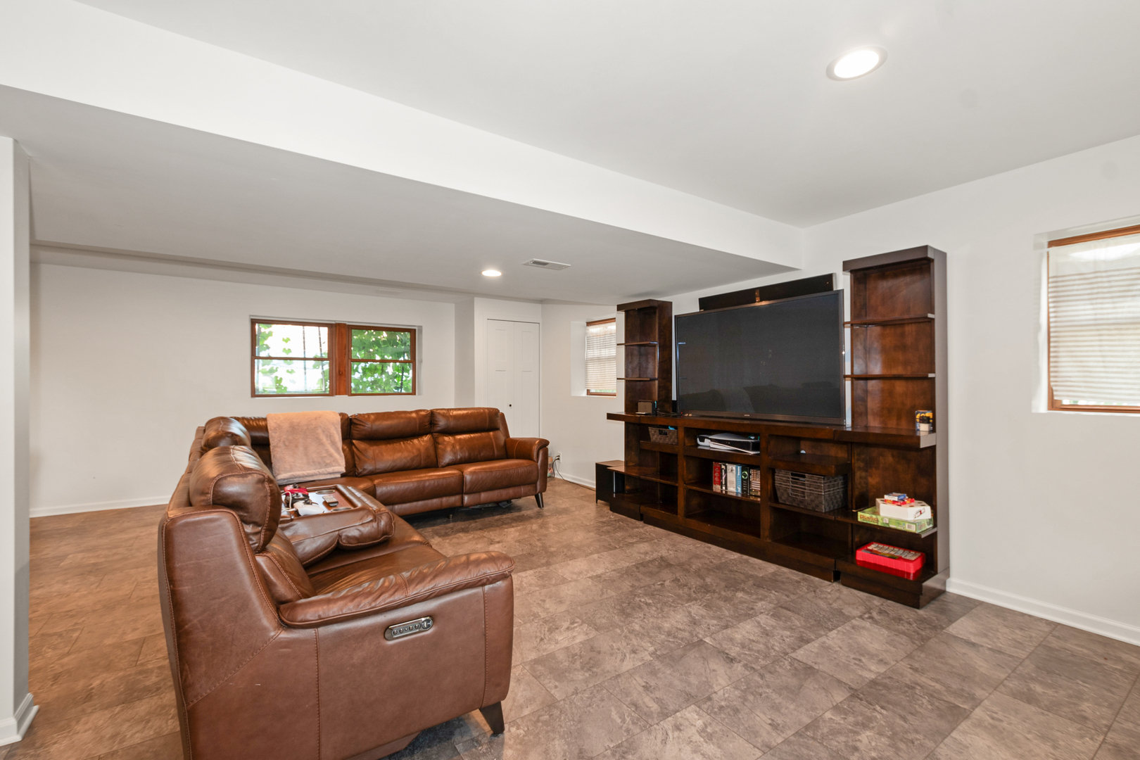 36 Evergreen Drive, Streamwood, IL 60107