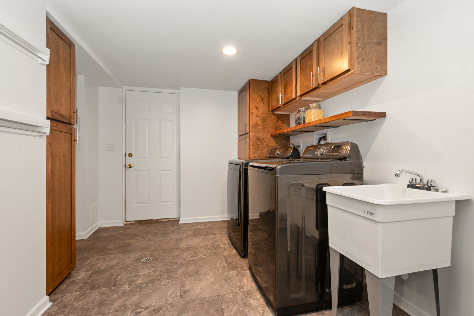 36 Evergreen Drive, Streamwood, IL 60107