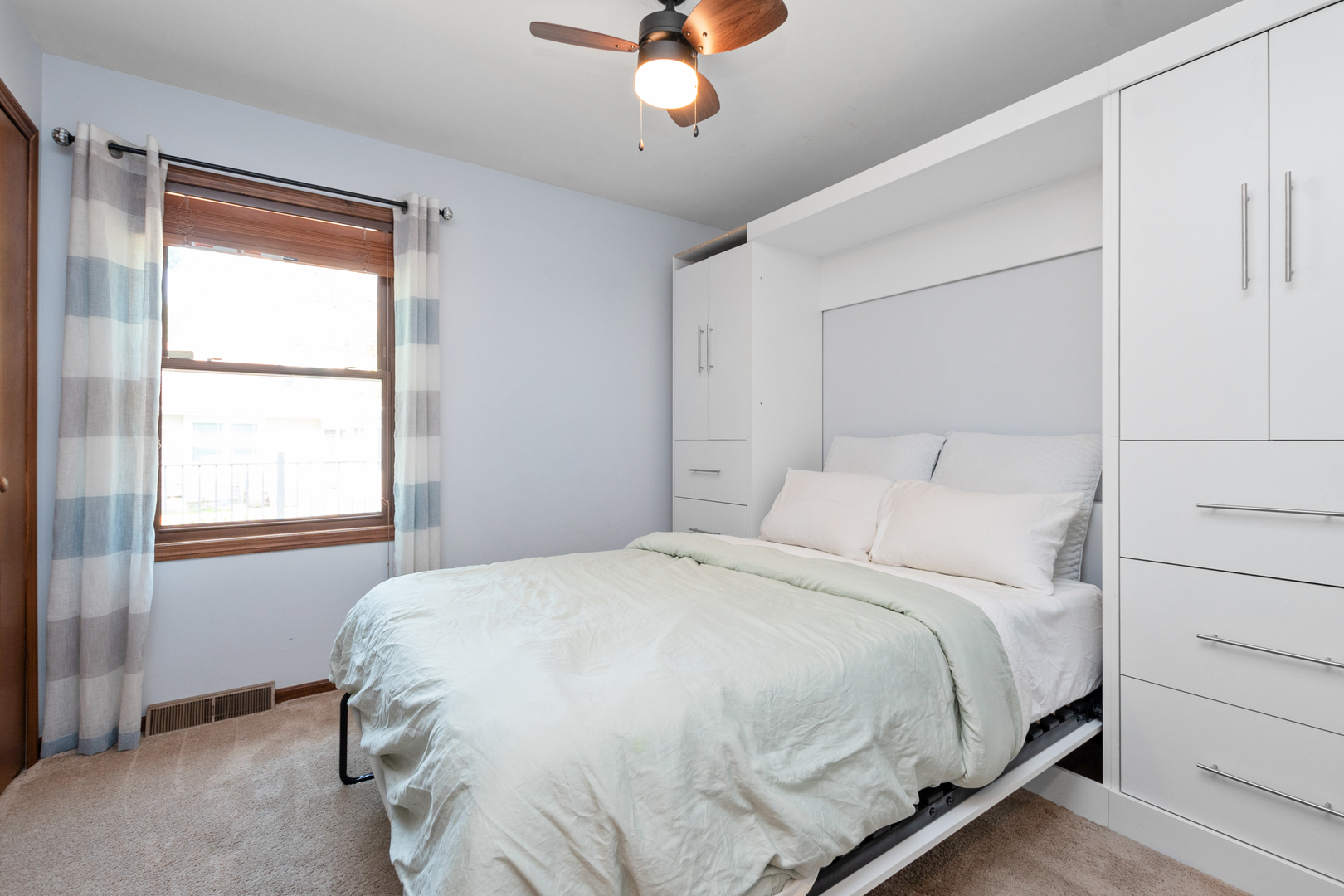 36 Evergreen Drive, Streamwood, IL 60107