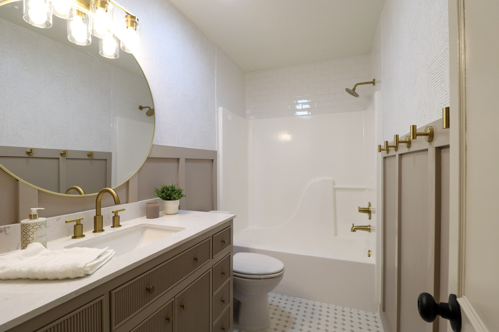 9 Timberview Drive, Bloomington, IL 61701