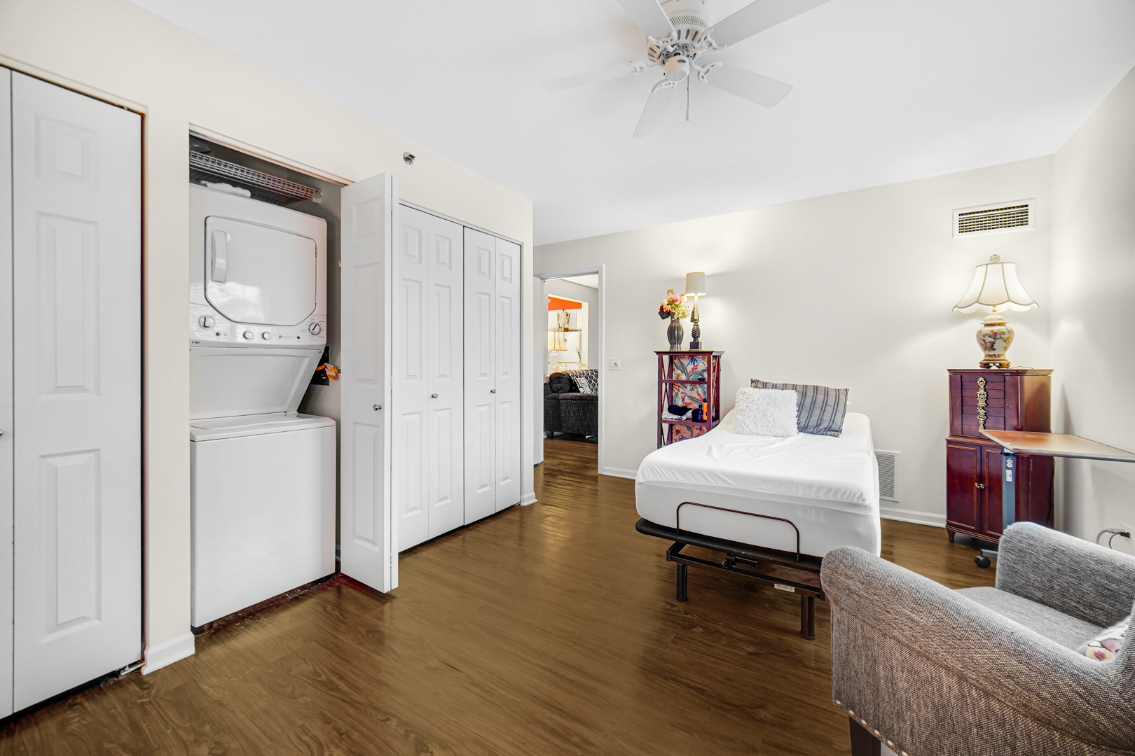 1220 DEPOT Street #409, Glenview, IL 60025