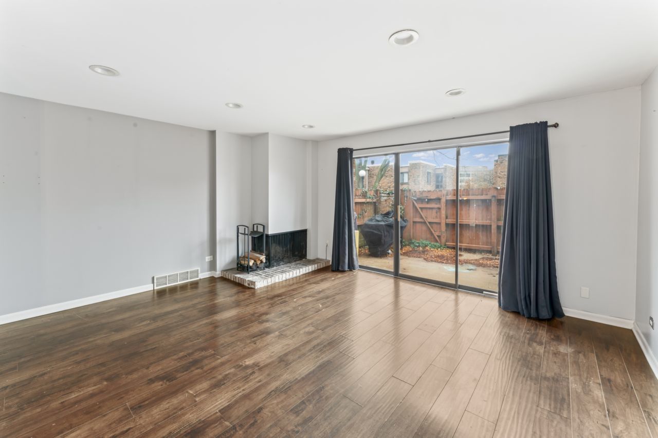 1609 Waxwing Court, Schaumburg, IL 60173