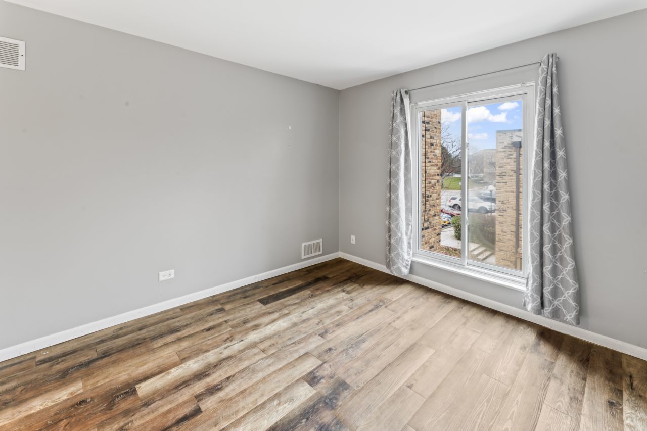 1609 Waxwing Court, Schaumburg, IL 60173