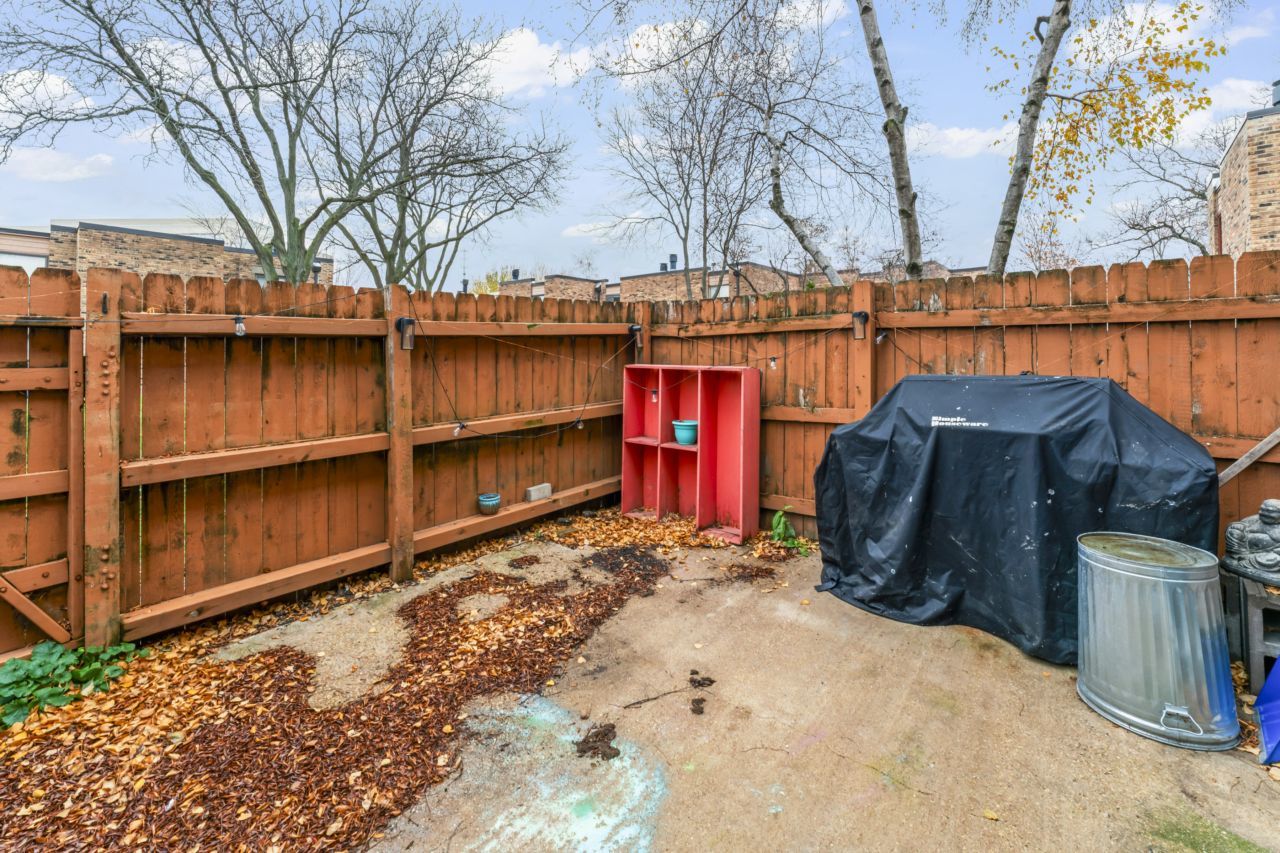 1609 Waxwing Court, Schaumburg, IL 60173