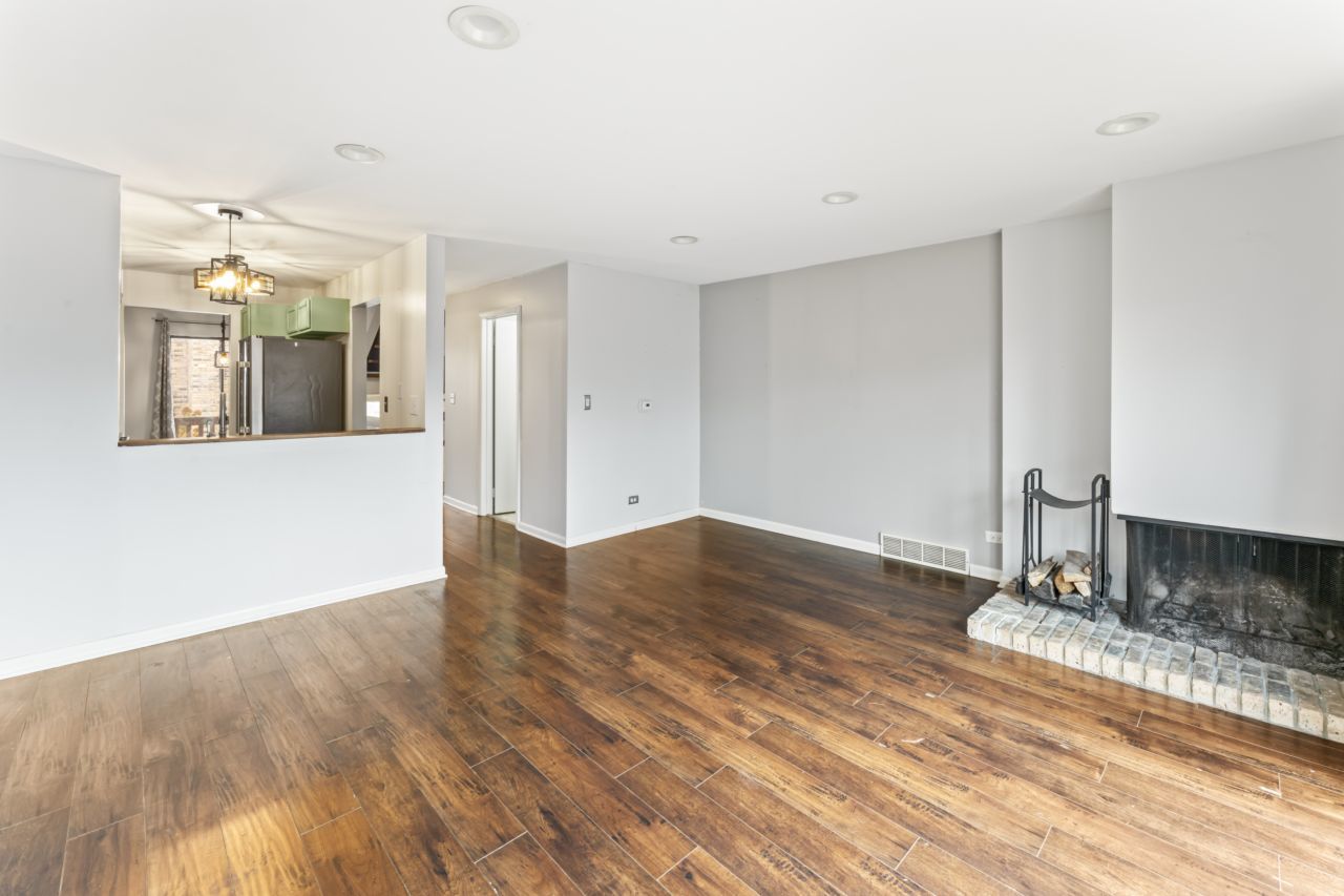 1609 Waxwing Court, Schaumburg, IL 60173