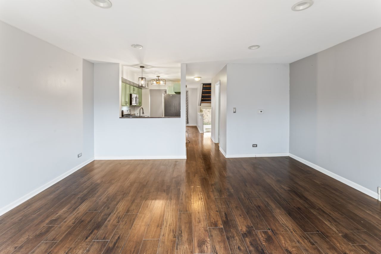 1609 Waxwing Court, Schaumburg, IL 60173