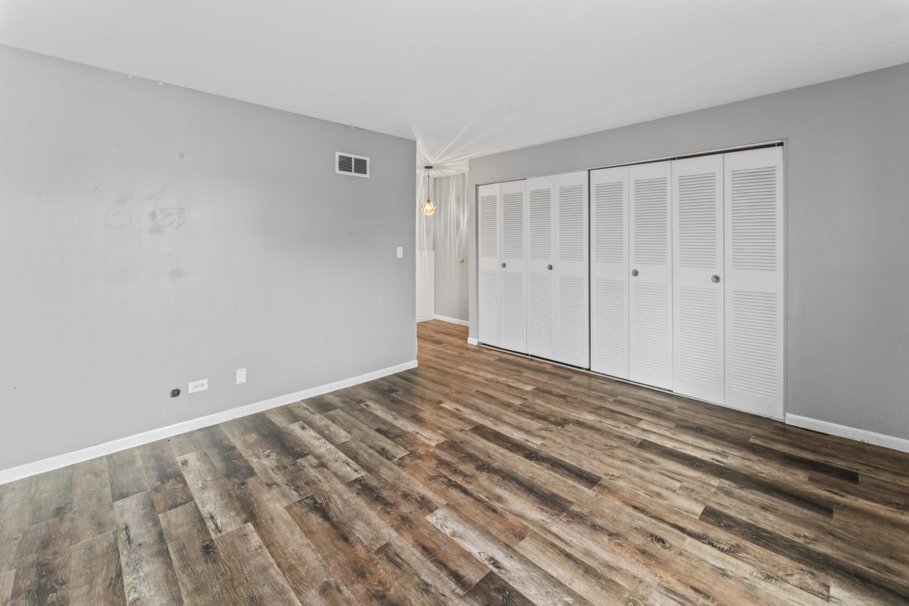 1609 Waxwing Court, Schaumburg, IL 60173