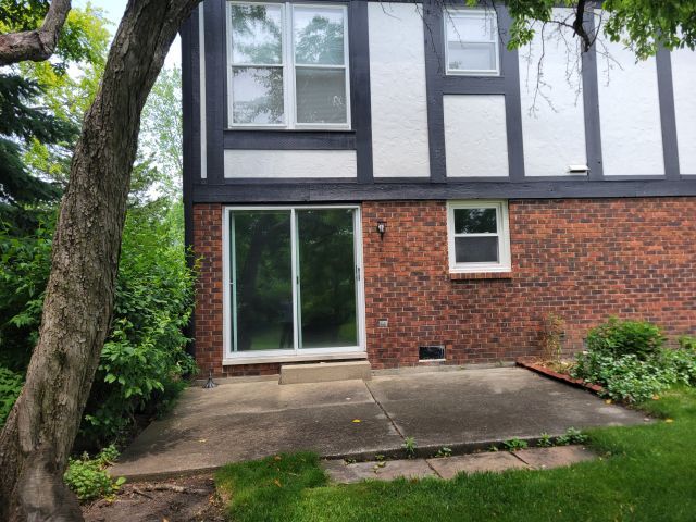 777 Garfield Avenue #A, Libertyville, IL 60048