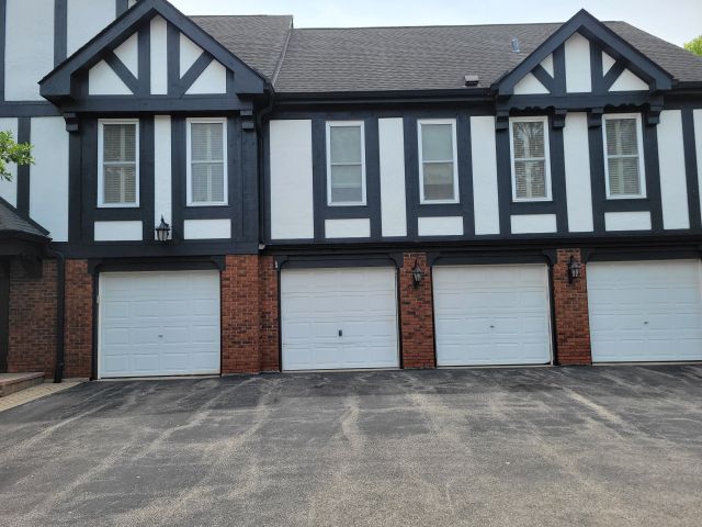 777 Garfield Avenue #A, Libertyville, IL 60048