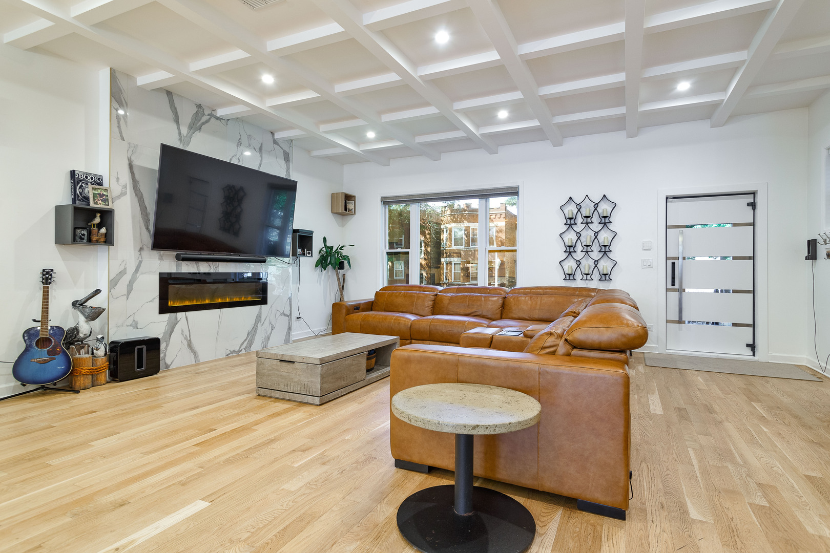 943 N Central Park Avenue, Chicago, IL 60651