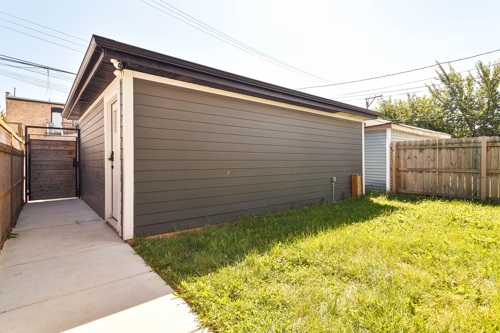 943 N Central Park Avenue, Chicago, IL 60651