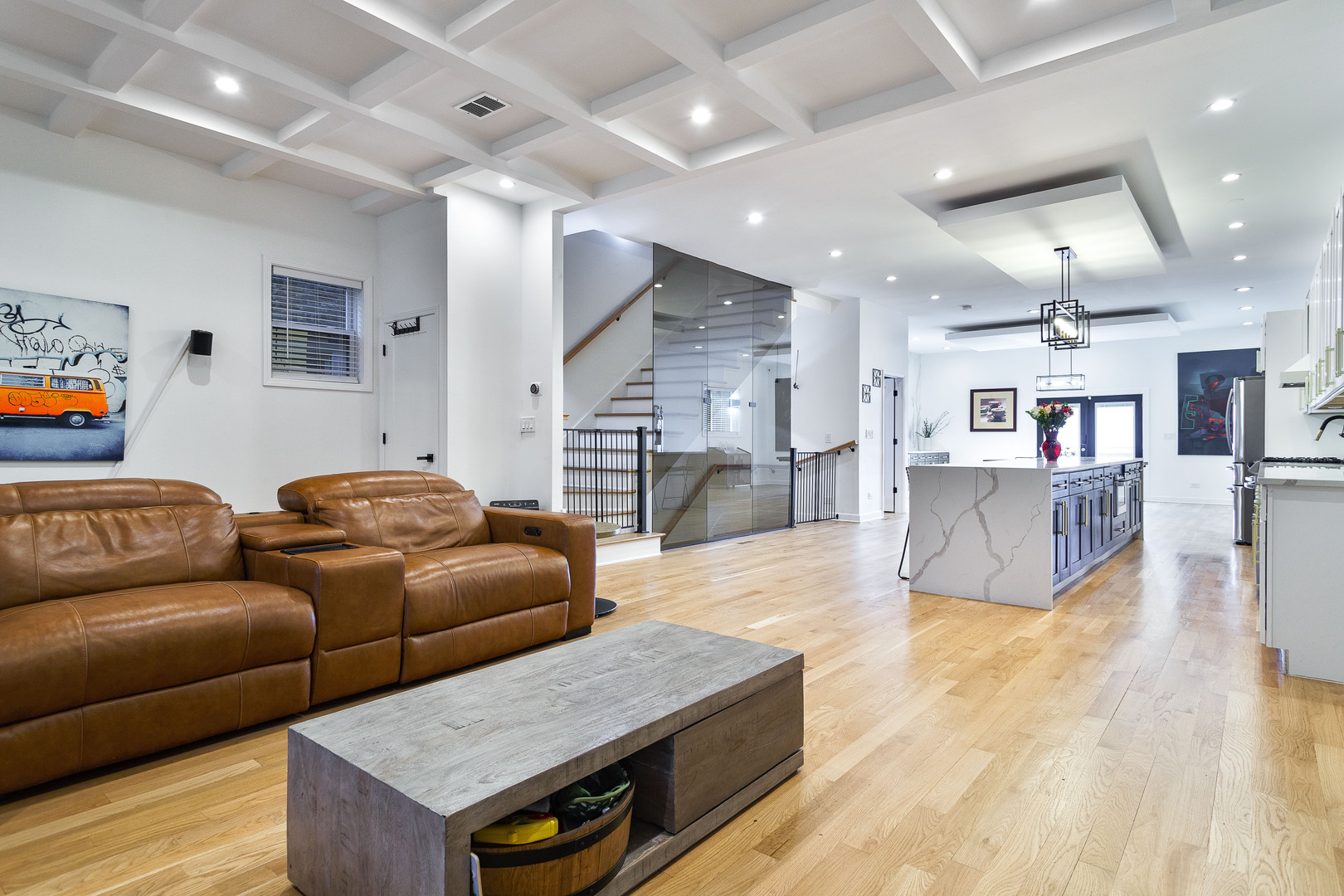 943 N Central Park Avenue, Chicago, IL 60651