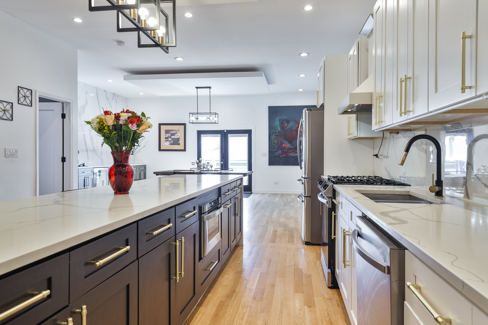 943 N Central Park Avenue, Chicago, IL 60651