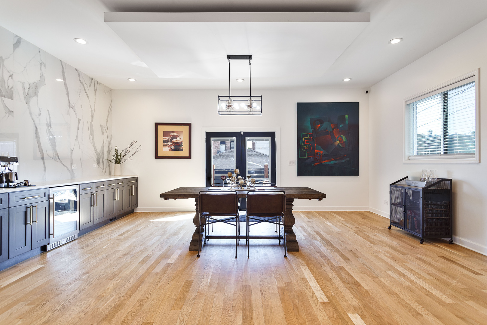 943 N Central Park Avenue, Chicago, IL 60651