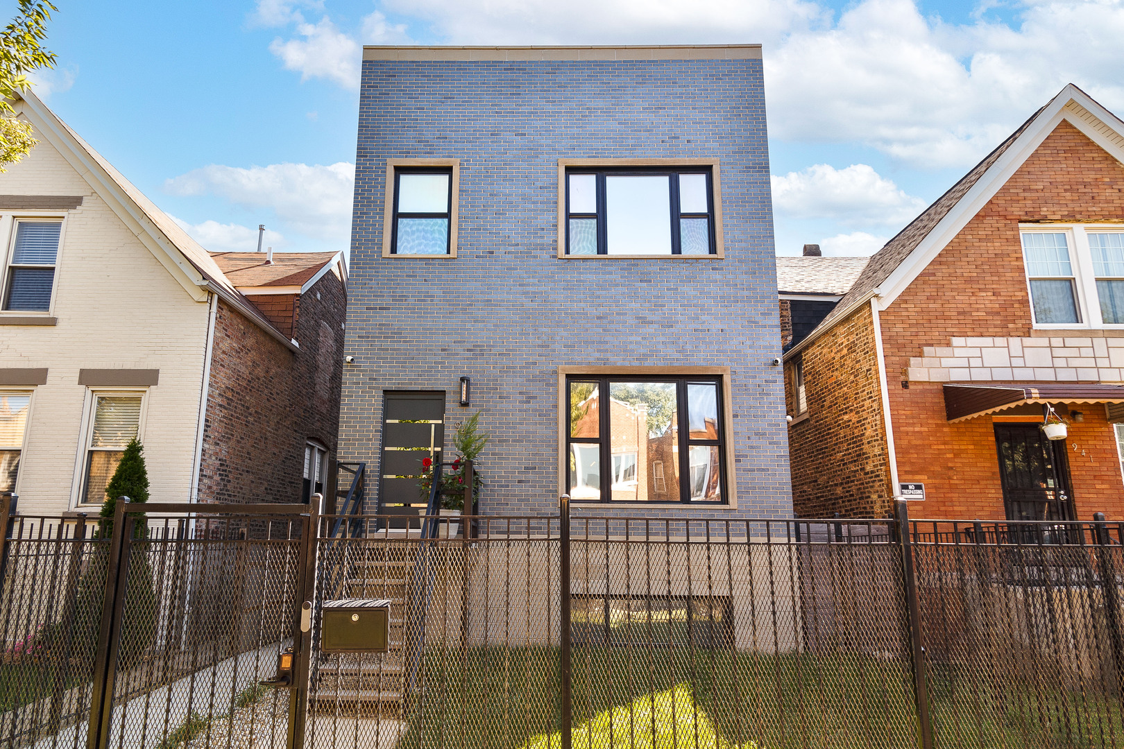 943 N Central Park Avenue, Chicago, IL 60651