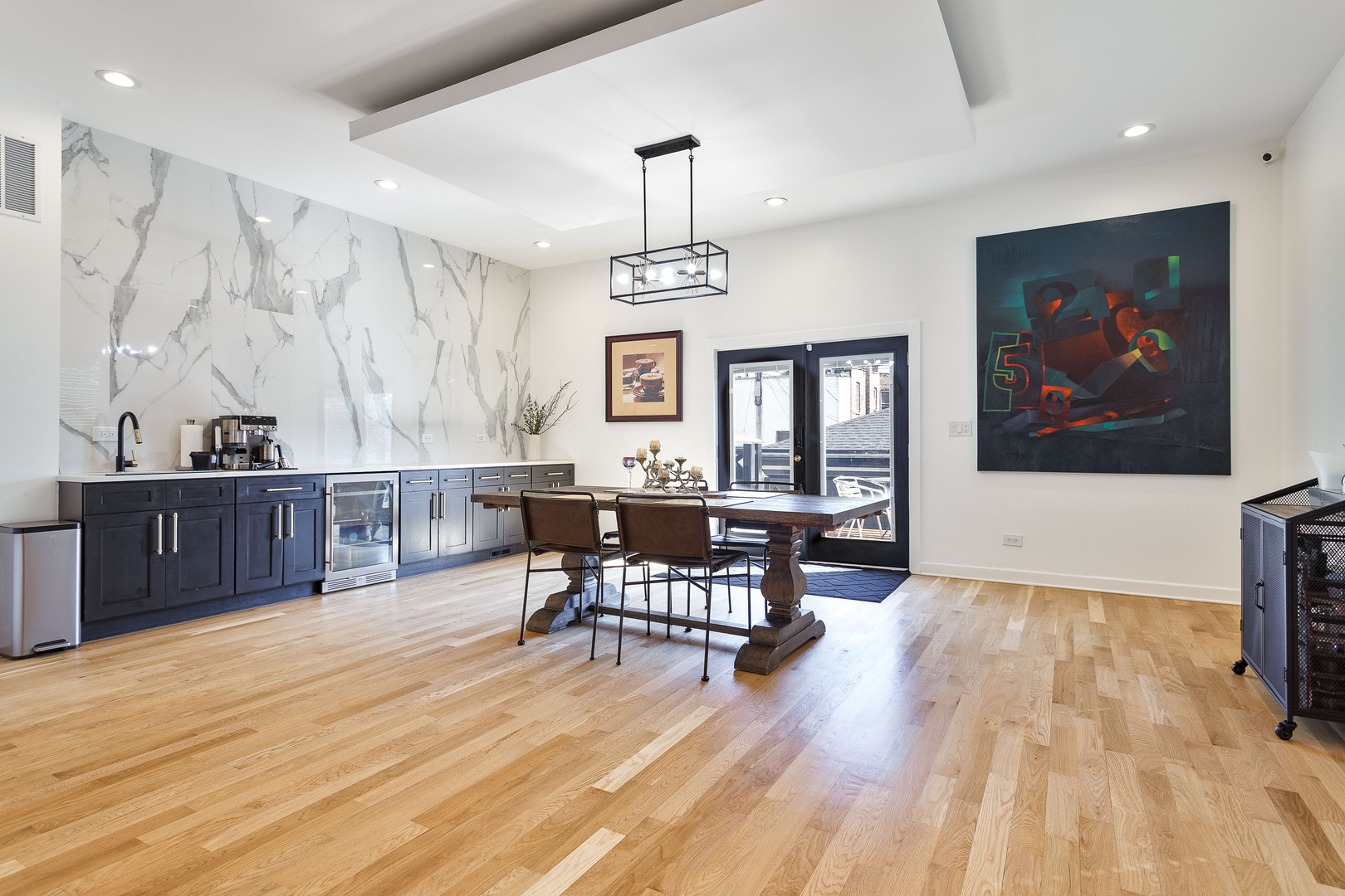 943 N Central Park Avenue, Chicago, IL 60651