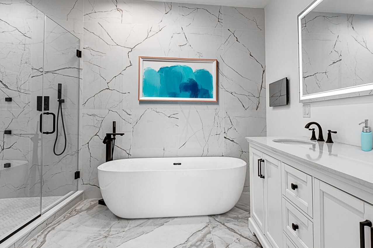 943 N Central Park Avenue, Chicago, IL 60651