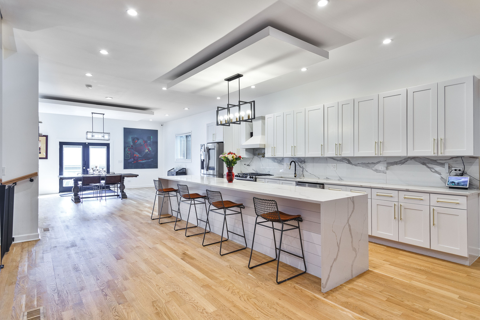 943 N Central Park Avenue, Chicago, IL 60651