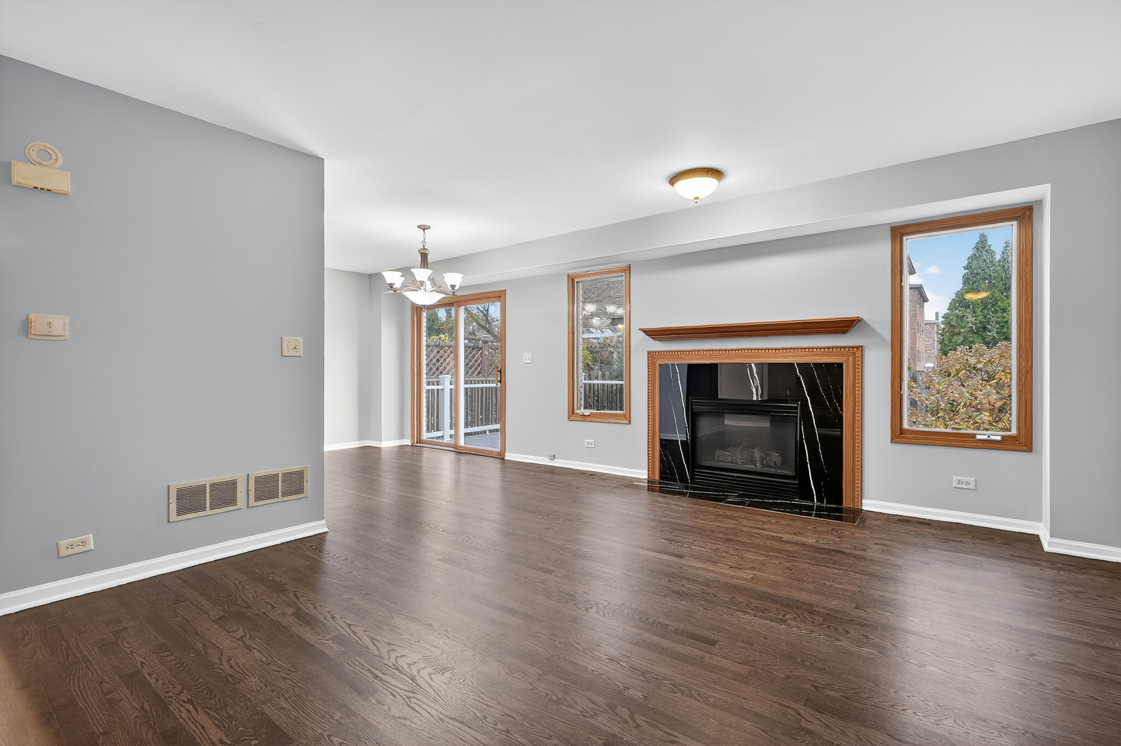 7912 W 105th Street, Palos Hills, IL 60465