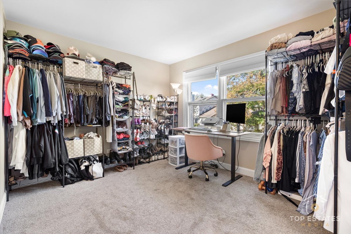 251 Signature Drive, Bloomingdale, IL 60108