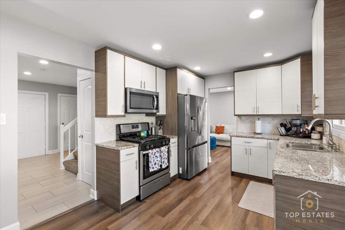 251 Signature Drive, Bloomingdale, IL 60108