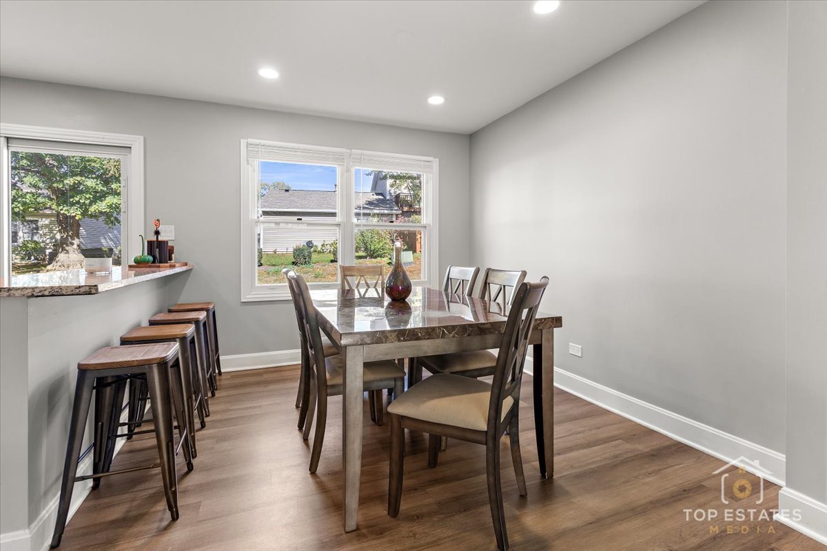 251 Signature Drive, Bloomingdale, IL 60108