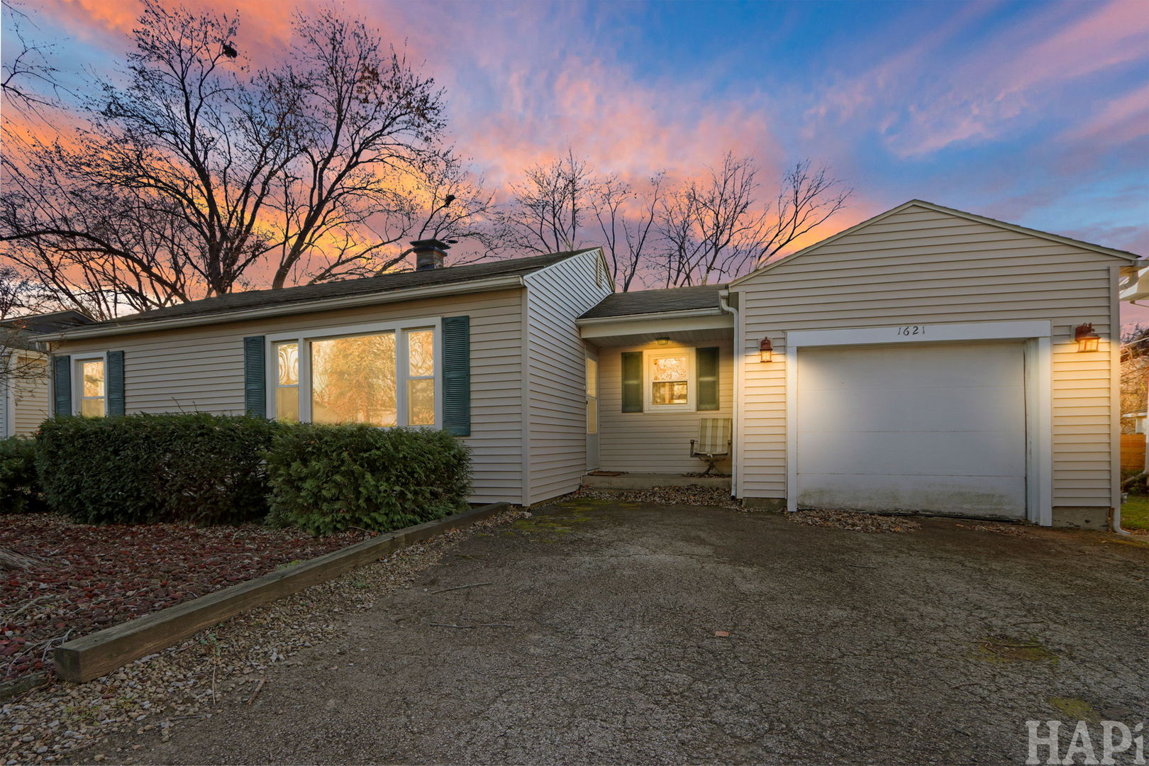 1621 Meadow Lane, McHenry, IL 60050