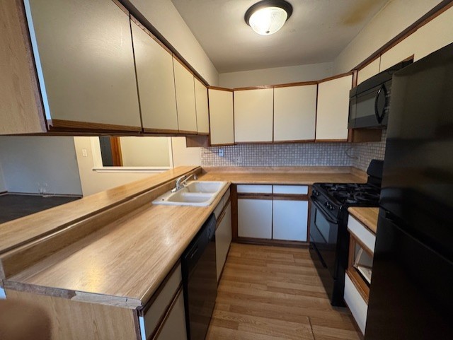 2670 Woodview Court, Waukegan, IL 60087