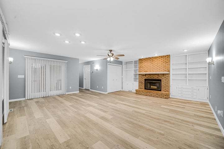 212 Timrick Drive, Munster, IN 46321