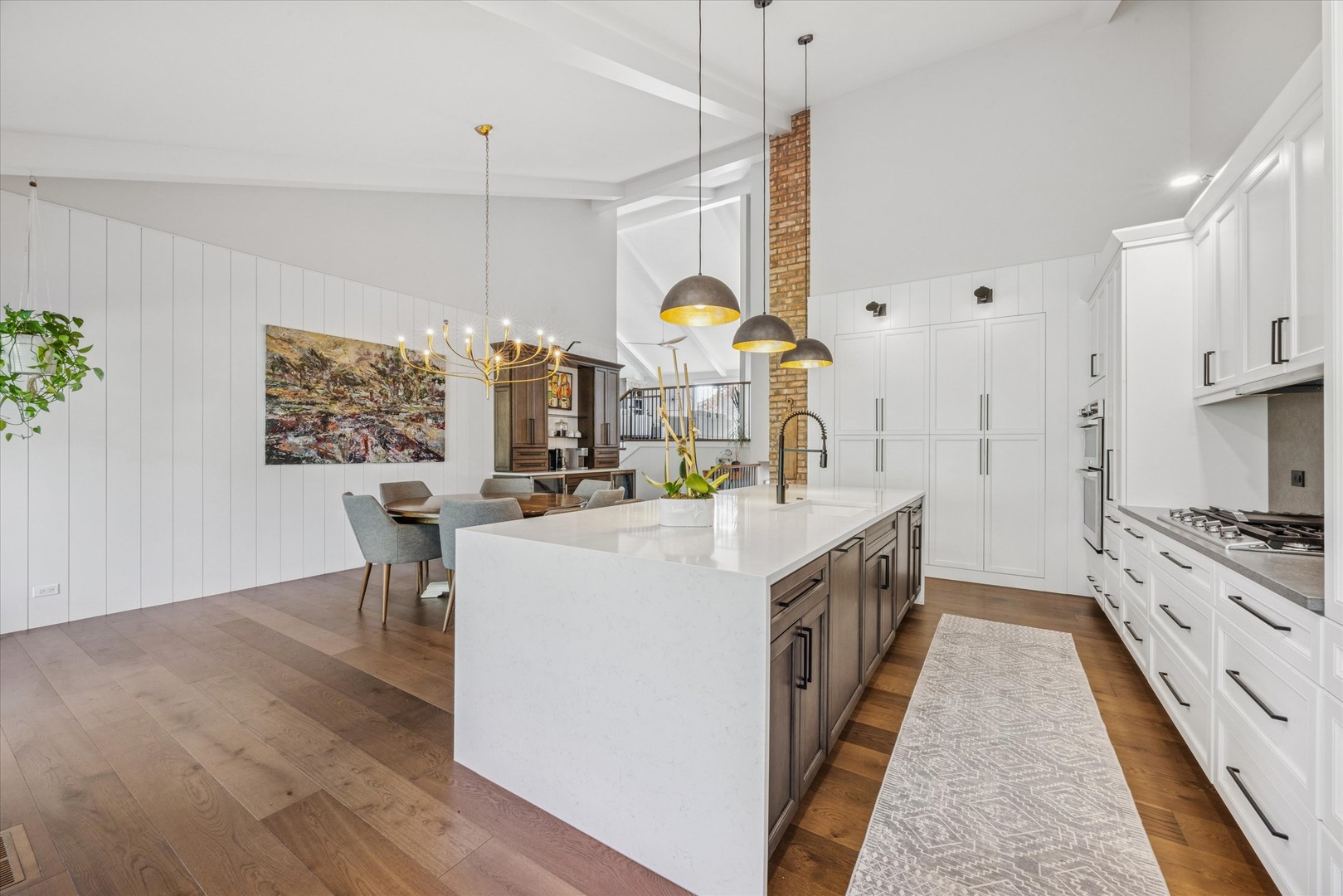 165 Briarwood North, Oak Brook, IL 60523