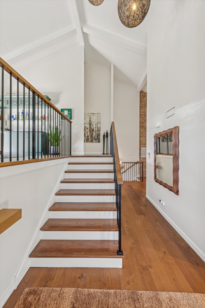 165 Briarwood North, Oak Brook, IL 60523