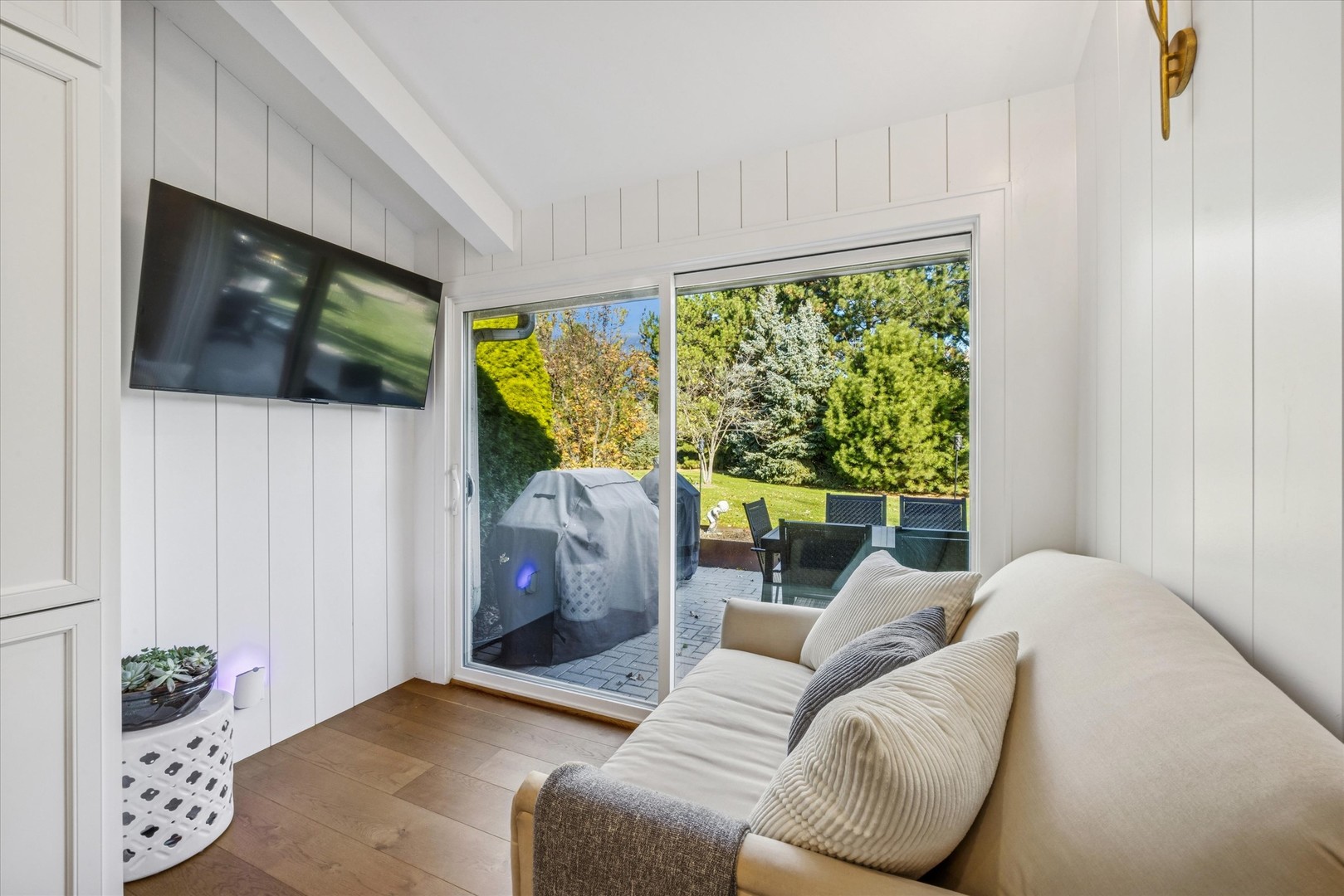 165 Briarwood North, Oak Brook, IL 60523