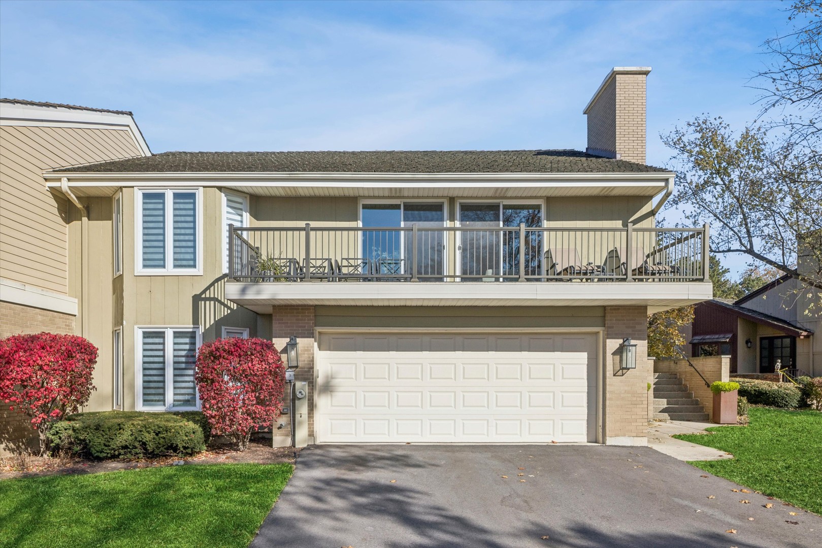 165 Briarwood North, Oak Brook, IL 60523