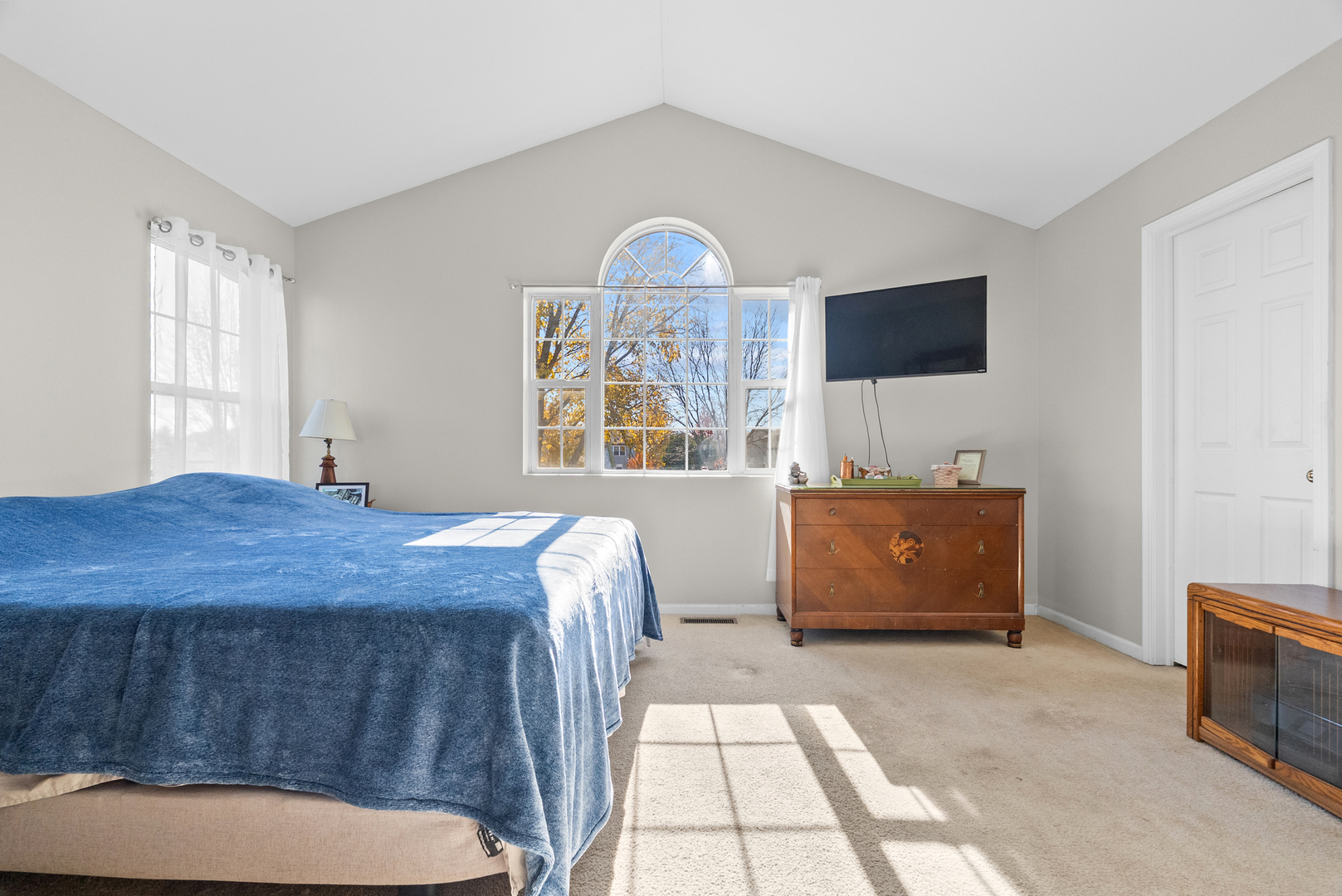 24328 Whispering Trails Drive, Plainfield, IL 60585