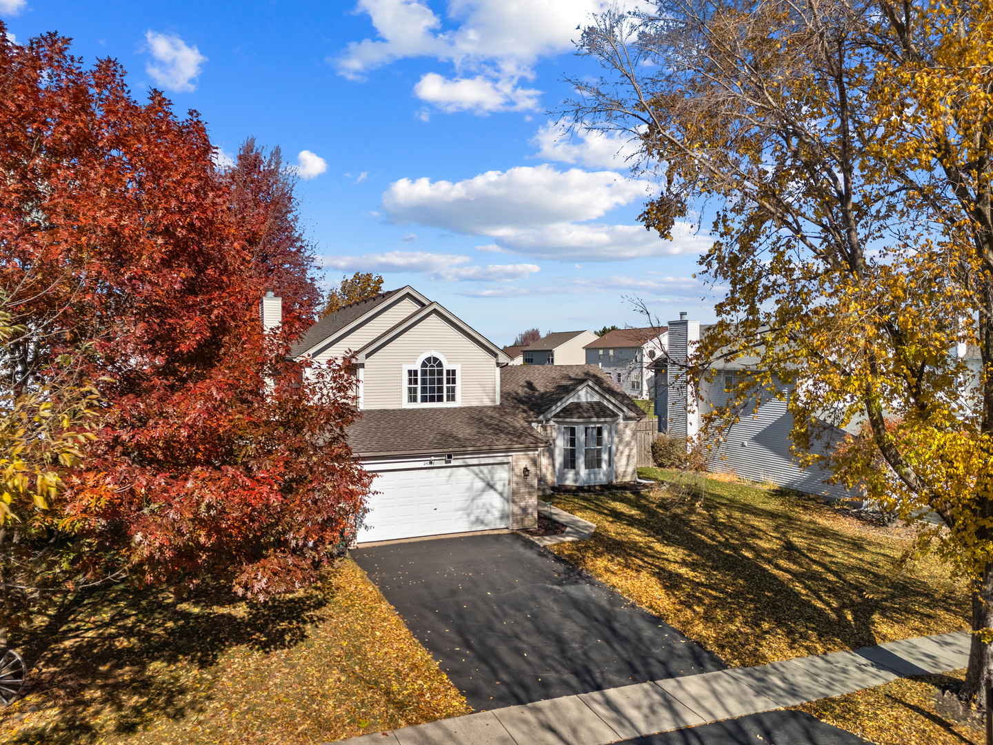 24328 Whispering Trails Drive, Plainfield, IL 60585