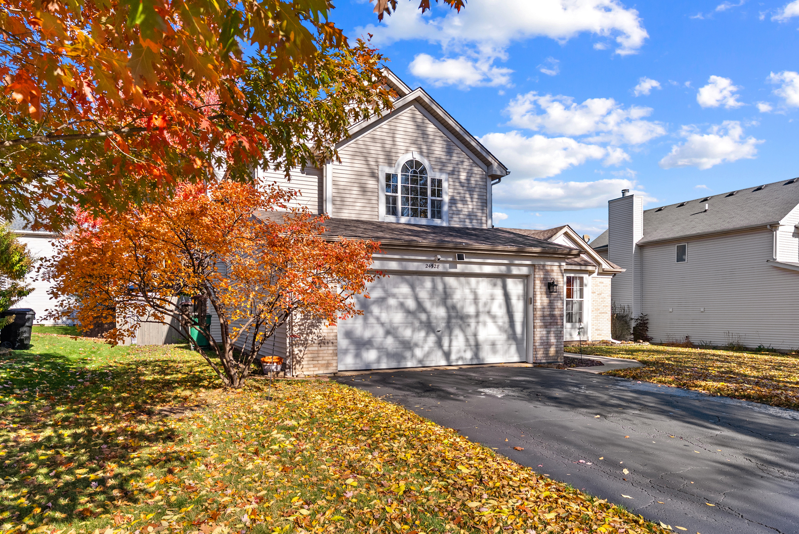 24328 Whispering Trails Drive, Plainfield, IL 60585