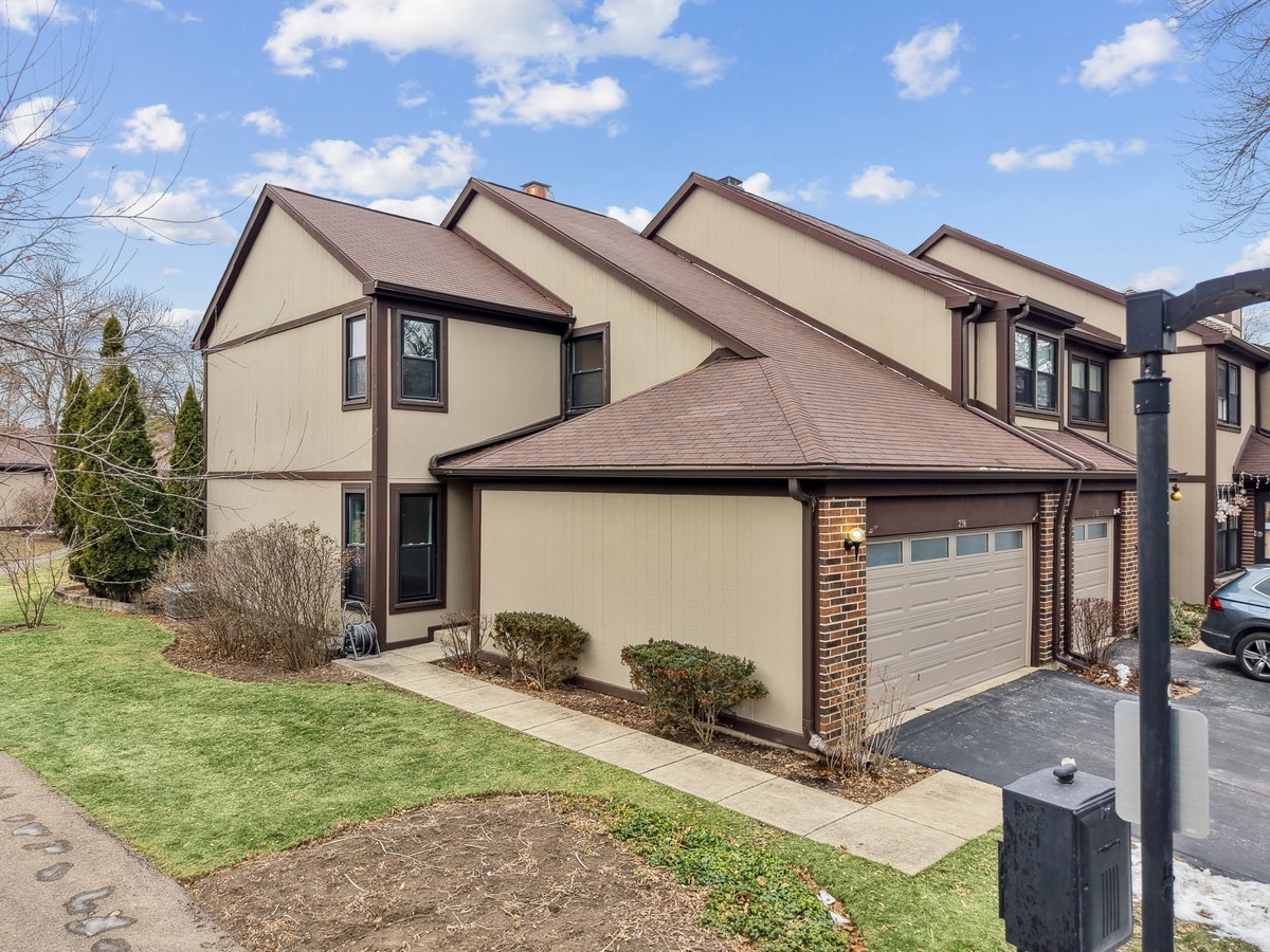 236 Shadowbend Drive, Wheeling, IL 60090