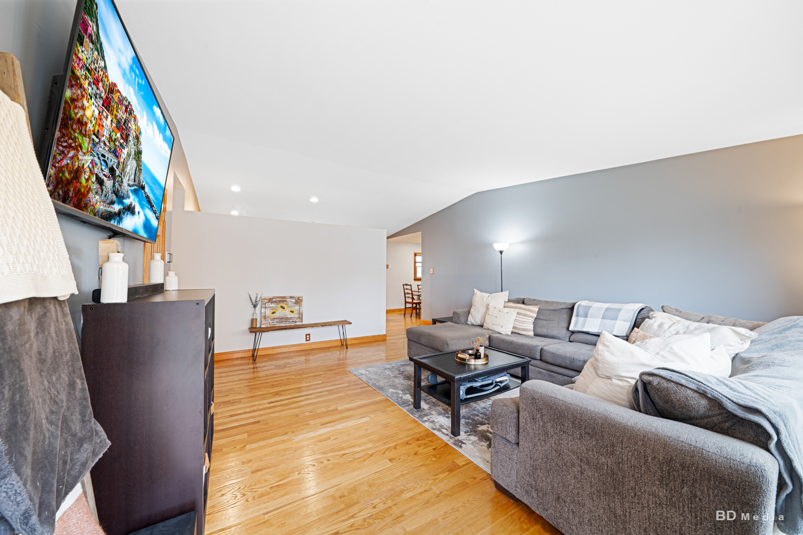 709 Cascade Avenue, Romeoville, IL 60441