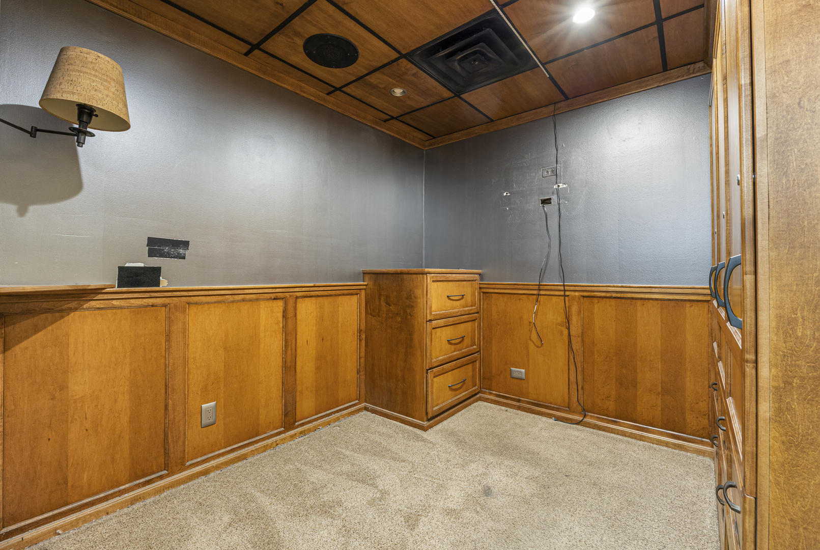 27W530 High Lake Avenue, Winfield, IL 60190