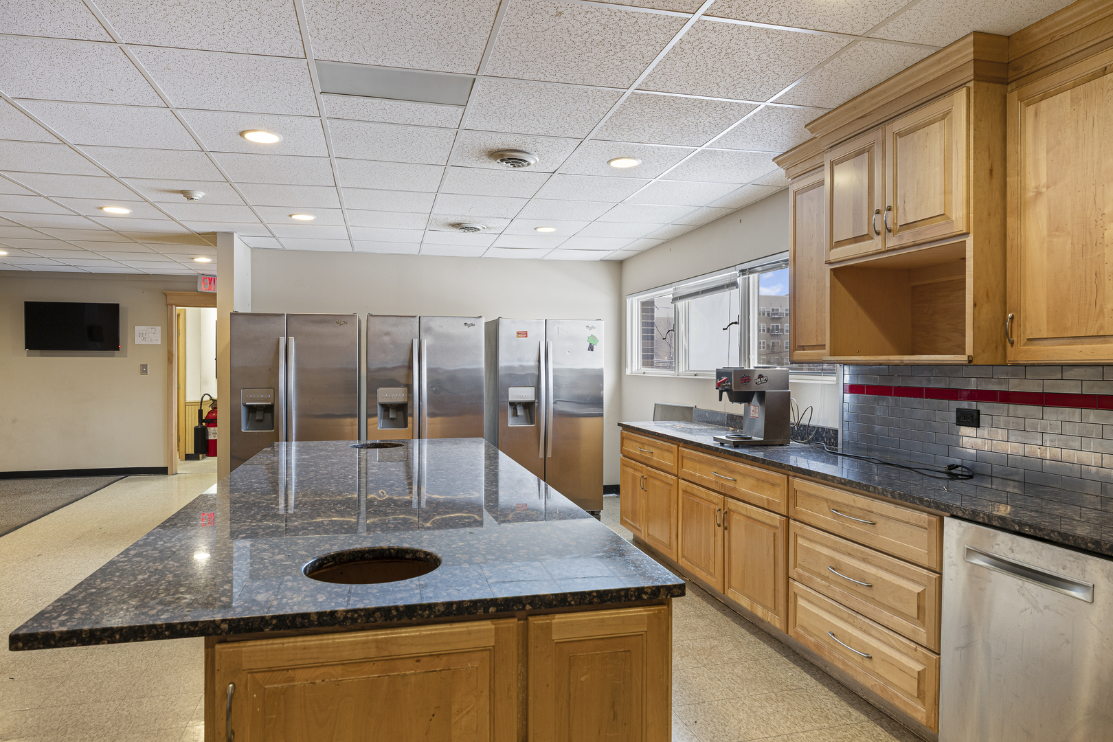 27W530 High Lake Avenue, Winfield, IL 60190