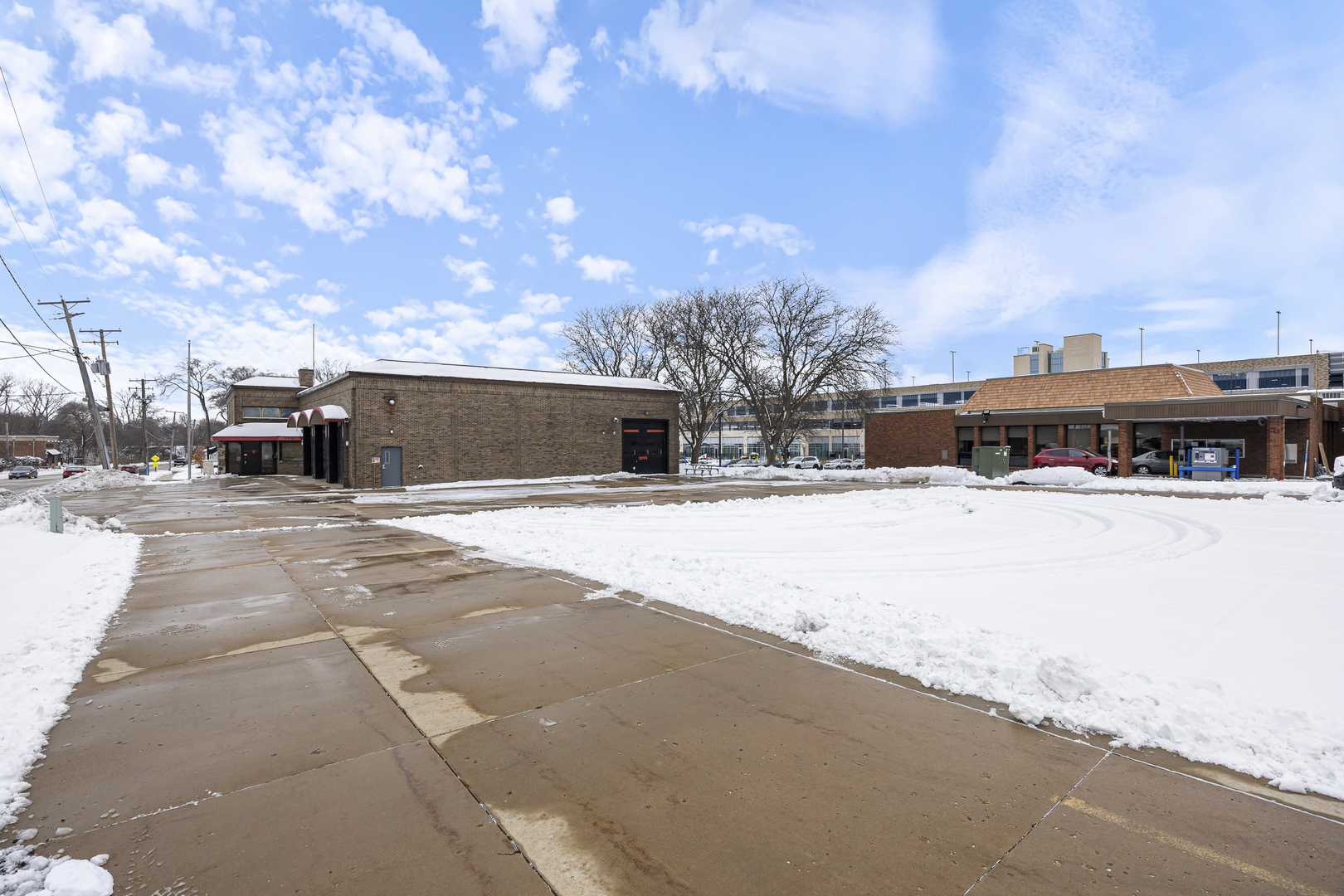 27W530 High Lake Avenue, Winfield, IL 60190