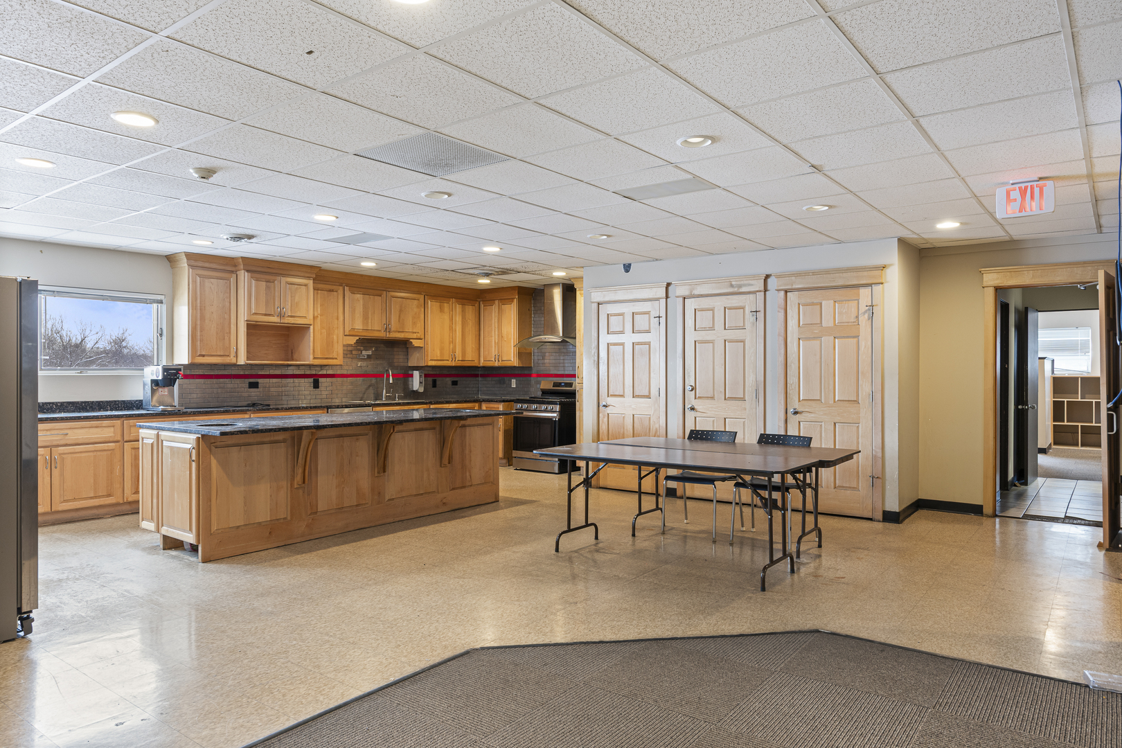 27W530 High Lake Avenue, Winfield, IL 60190